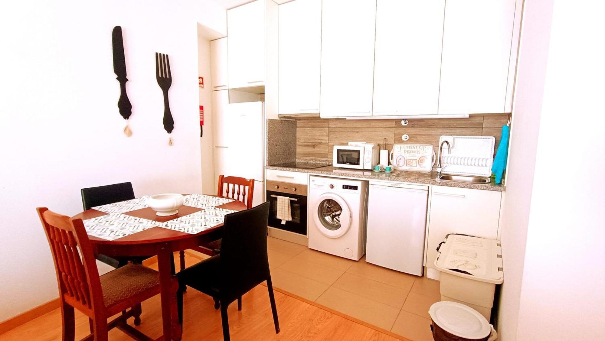 No Centro, Junto A Avenida Da Liberdade - 1 Drt Lägenhet Fundão Exteriör bild